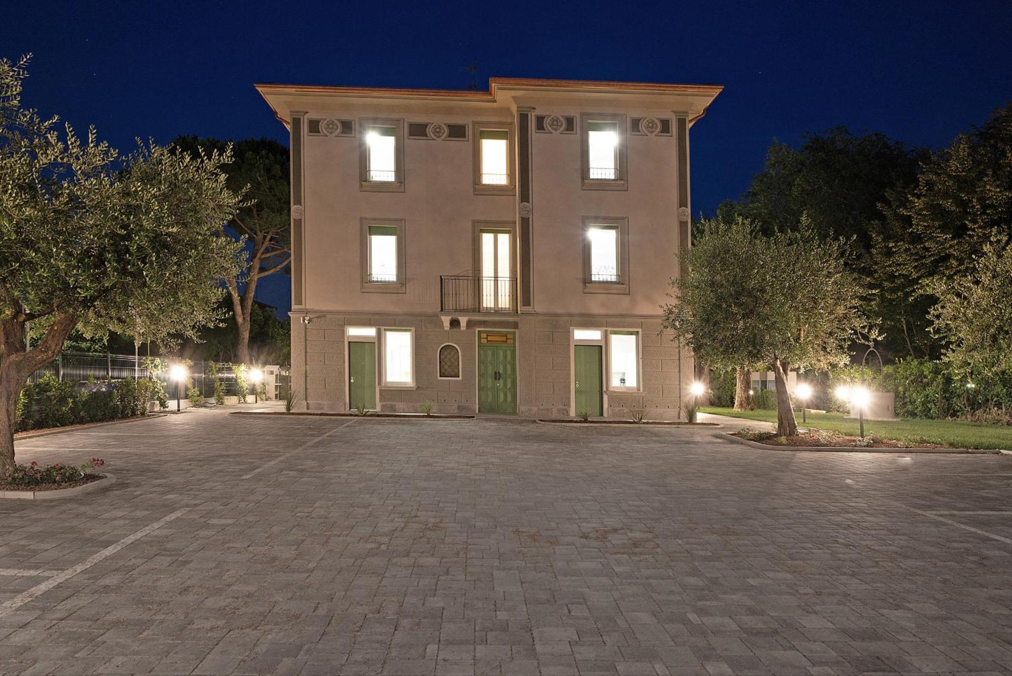 Villa Caterina Apartments By Wonderful Italy Desenzano del Garda Exterior photo